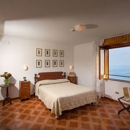 Hotel Diffuso Bacco