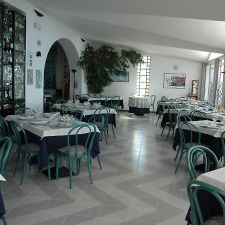Hotel Diffuso Bacco 3*